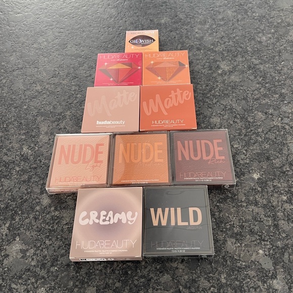 Huda Beauty Icy Nude Eyeshadow Palette - Picture 10 of 10